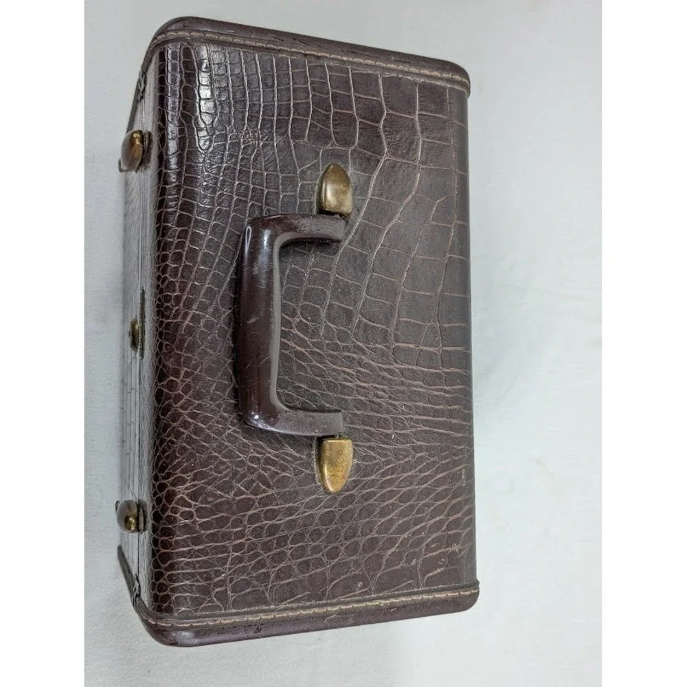 Vintage Samsonite Shwayder Bros Train Case Faux Alligator Embossed Style 4112